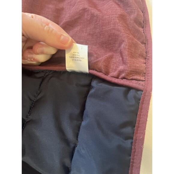 UNTUCKit Thierry Quilted Puffer Vest Men XXL burgundy Full Zip with storage bag - Picture 3 of 11